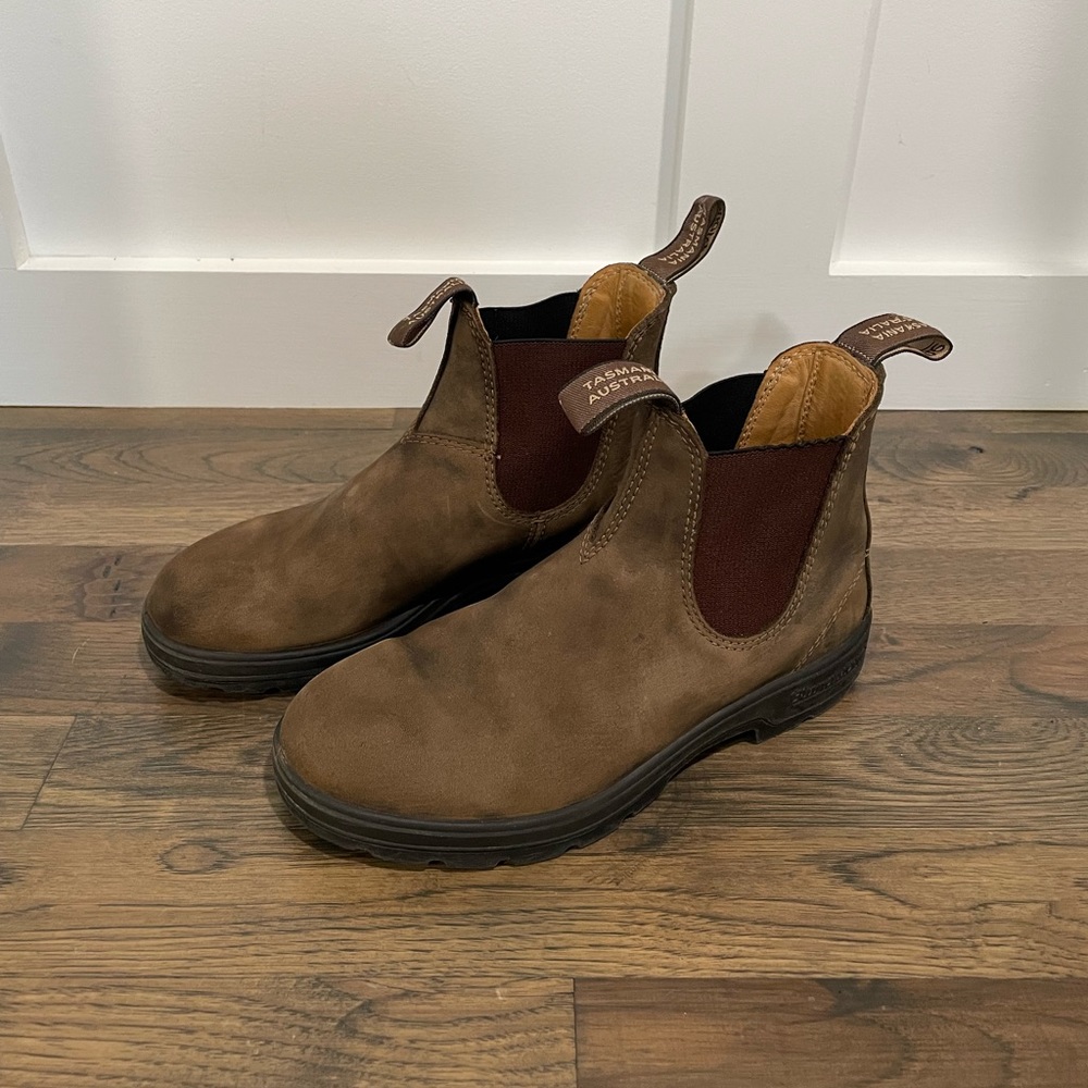 Blundstone Boots - #585 Women’s Classics Chelsea Boots (Rustic Brown)